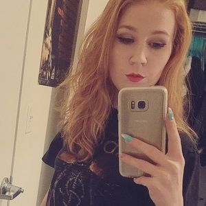 Meet your Posher, Elizabeth